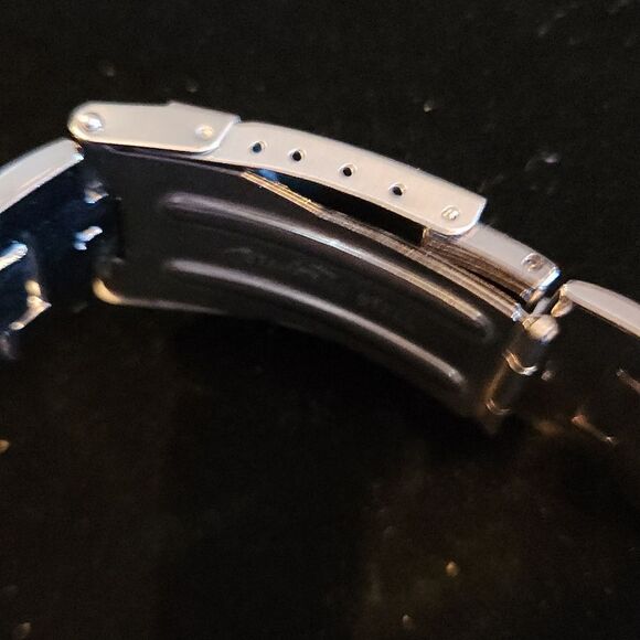 Los Angeles Chargers Water Resistant Watch - Picture 6 of 6